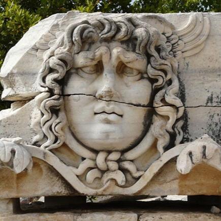 Didim Çıkışlı Apollon, Miletos, Pirene